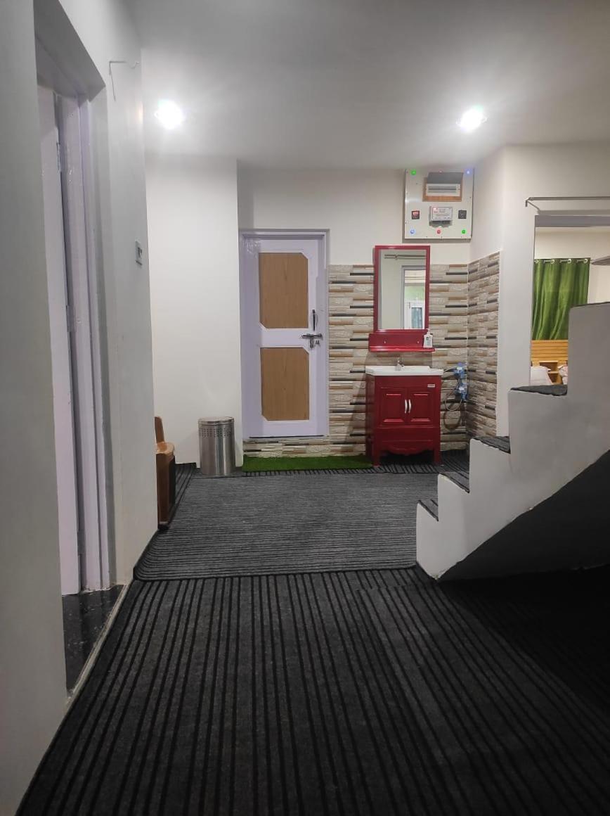 New Delight Hotel Kanzalwan 外观 照片