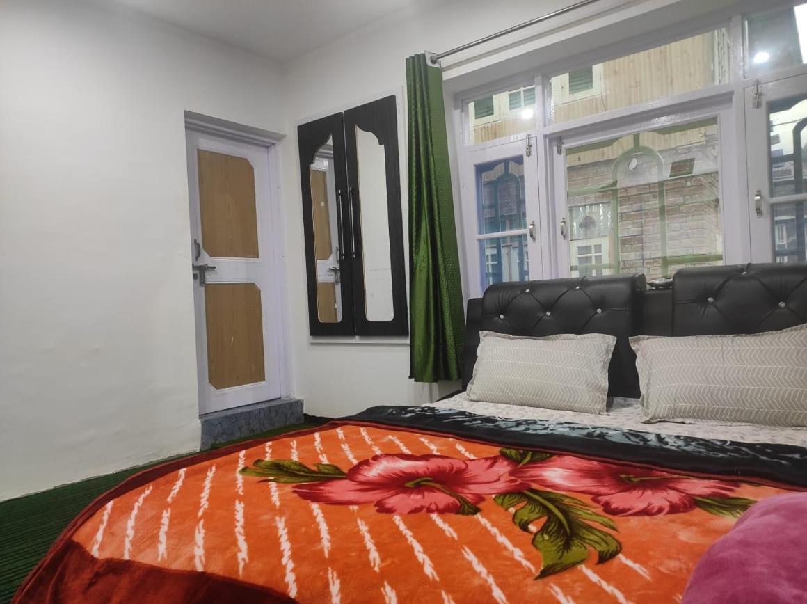 New Delight Hotel Kanzalwan 外观 照片