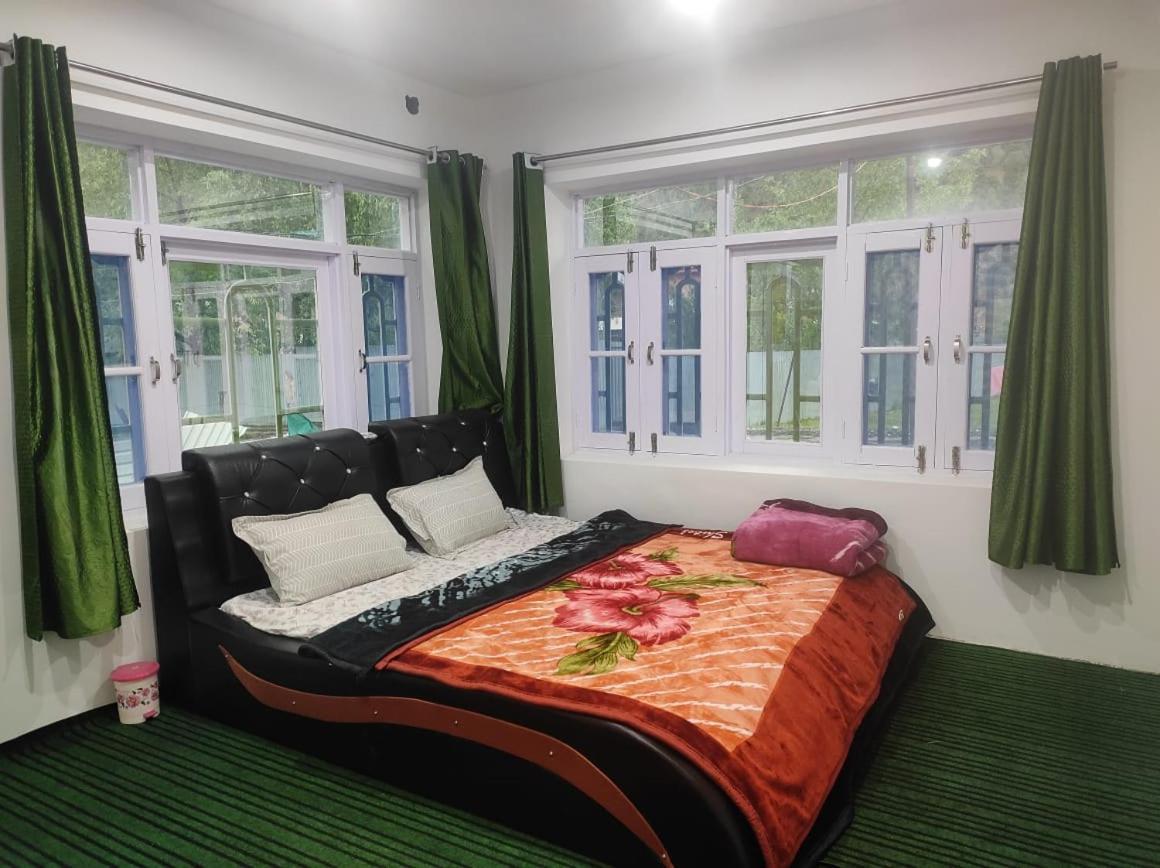 New Delight Hotel Kanzalwan 外观 照片