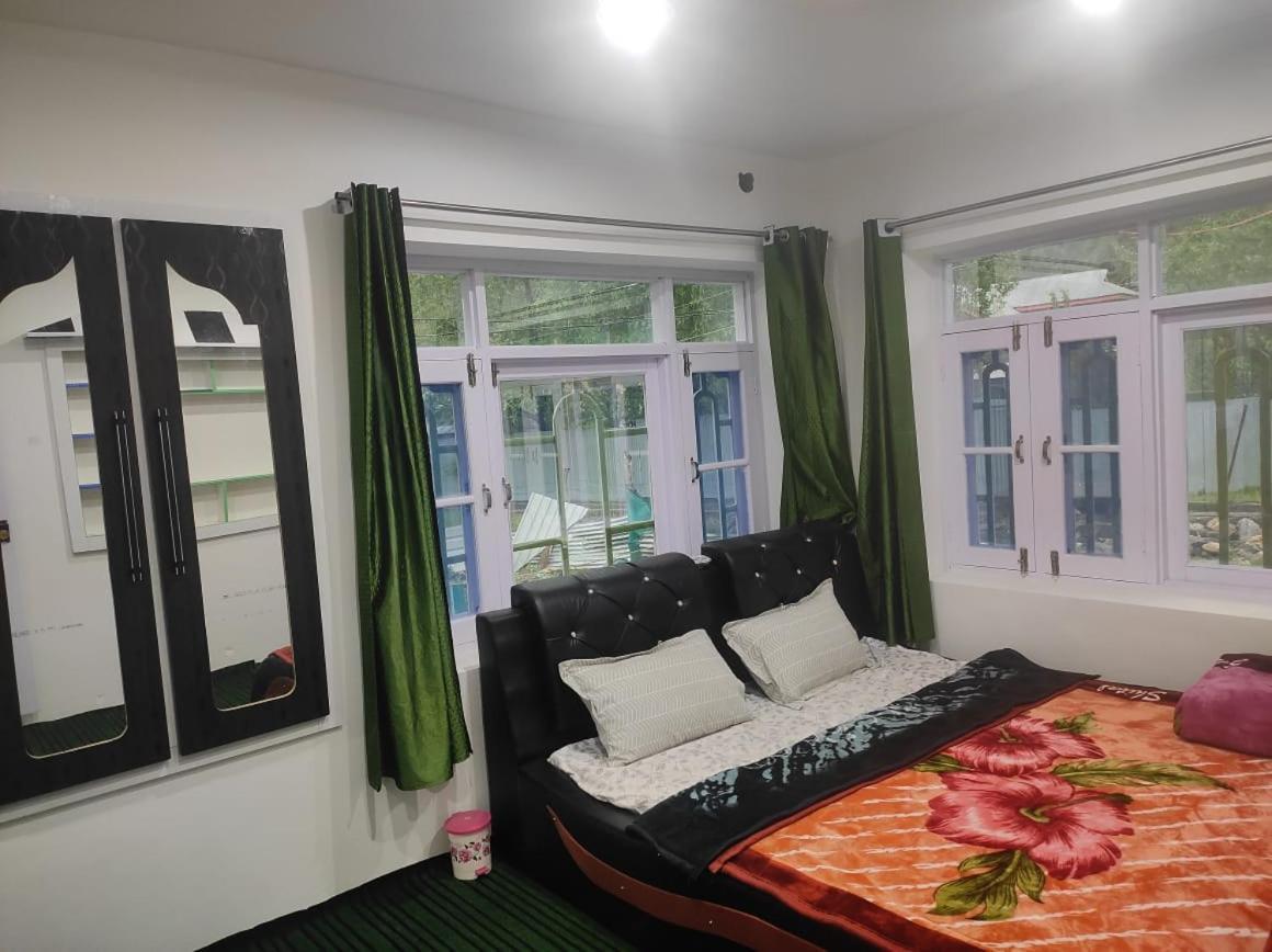 New Delight Hotel Kanzalwan 外观 照片